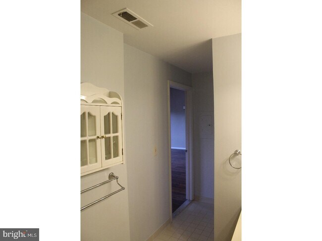 Building Photo - 1309 Ravens Crest Dr