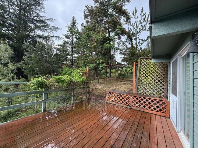 Building Photo - 1415 E 38th Ave