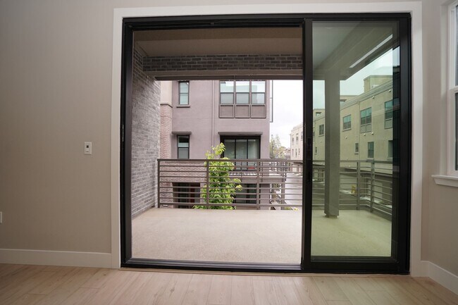 Building Photo - New Construction End Unit Luxury Townhome in Central Sunnyvale Location!