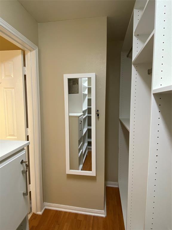 Building Photo - 2114 Winding Hollow Dr