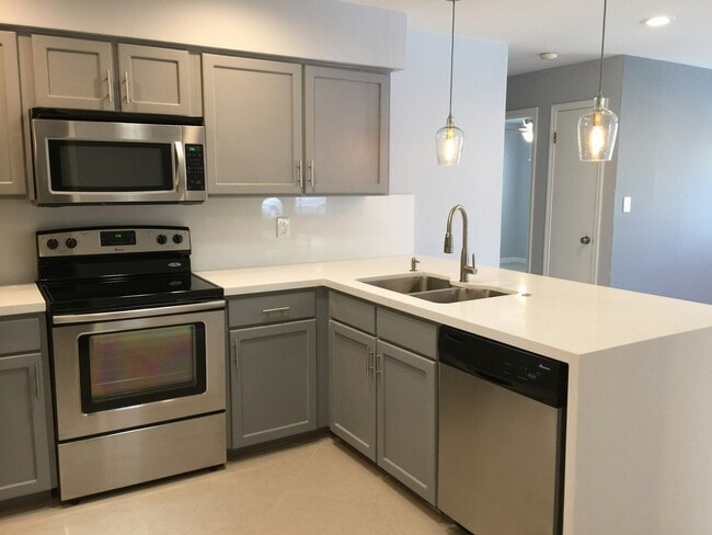 Building Photo - 6212 NW King Arthur Ct