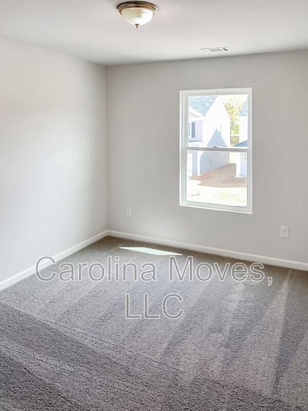 Building Photo - 667 Farmstead Trail