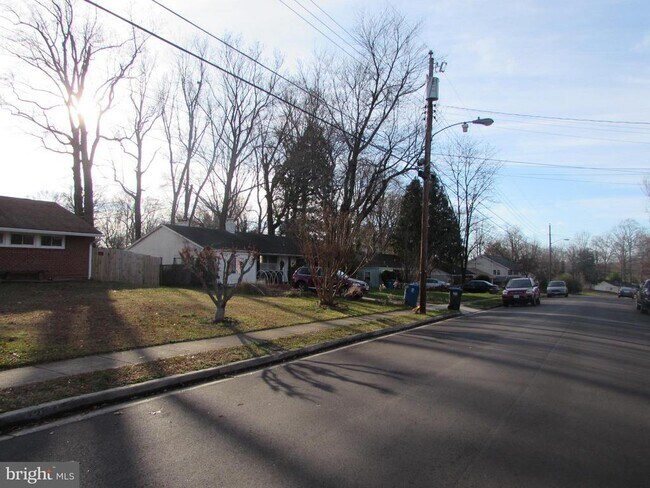 Building Photo - 7305 Charlotte St