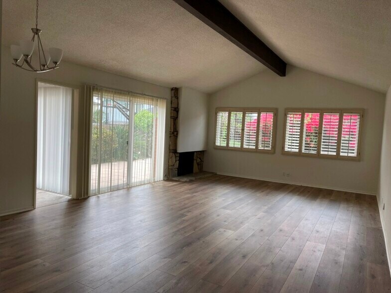 Building Photo - 22913 Juniper Ave