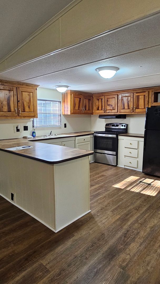 Building Photo - mobile home conveniently located