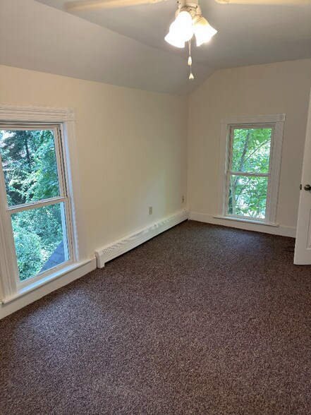 Building Photo - 131 Lee Ave