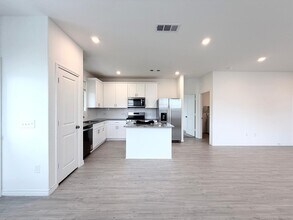 Building Photo - 1372 Bright Hl Dr