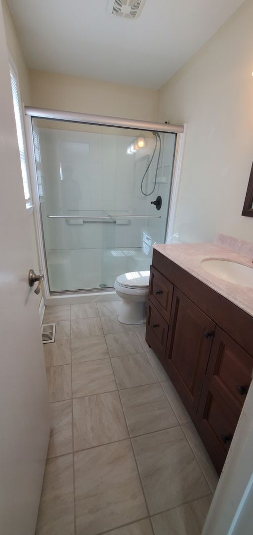 Building Photo - 1994 Westcliff~ Arran Lakes West