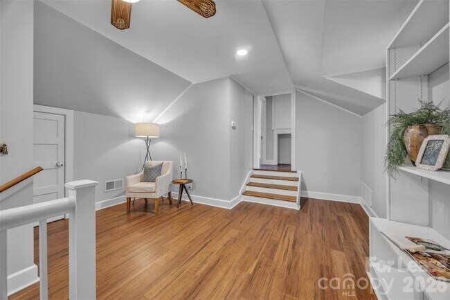 Building Photo - 462 Mock Mill Rd