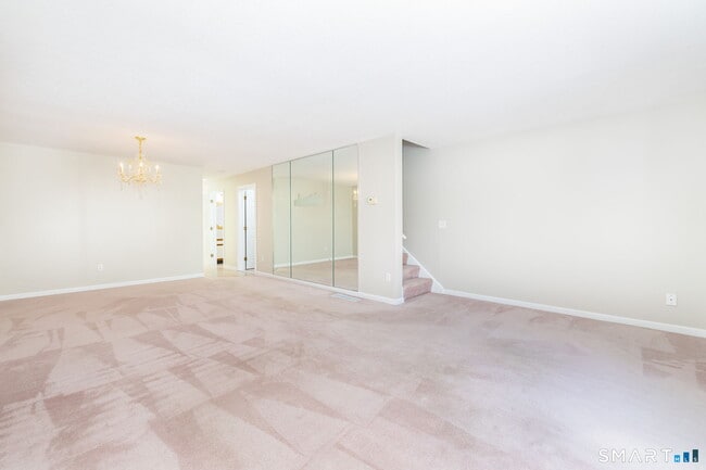 Building Photo - 2 The Hamlet