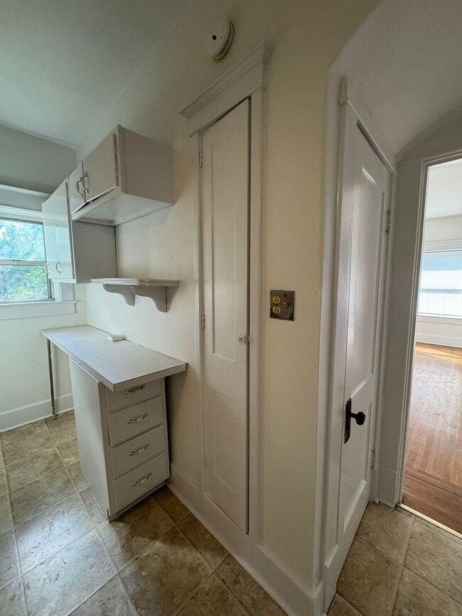 Building Photo - Wonderful 2 bed 2 bath in the heart of the...