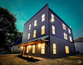 Building Photo - 608 N Dunn St