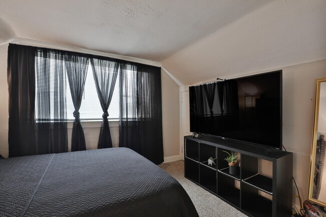 Building Photo - 1599 Mooberry St