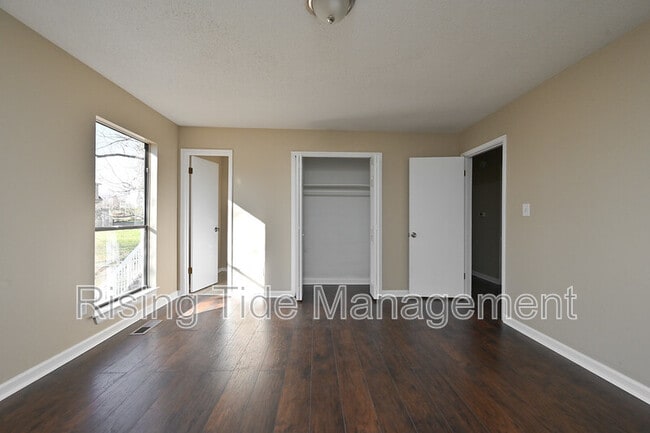 Building Photo - 436 10th Ct