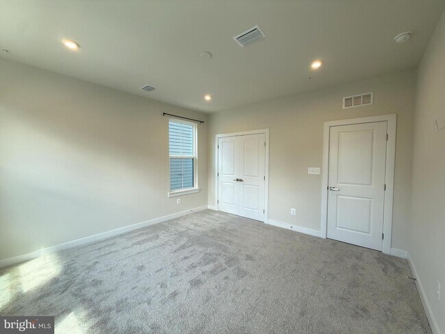 Building Photo - 14441 Albemarle Point Pl