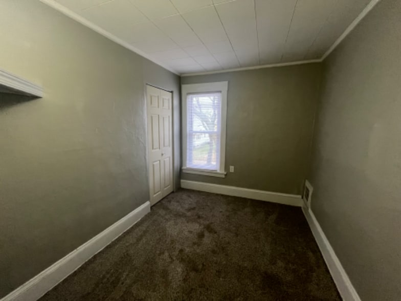 Building Photo - 1625 37th St