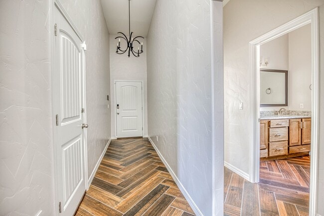 Building Photo - Eastside area for Short or Long Term Rental(Completely Furnished) Beautiful 4 bed/2 baths