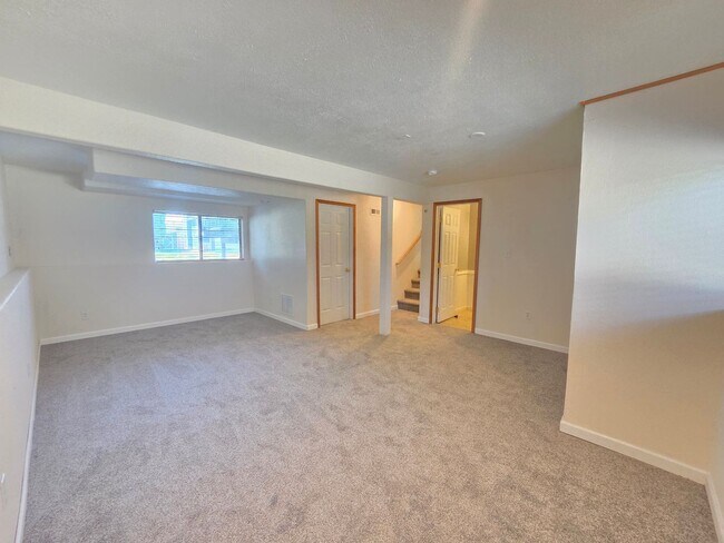Building Photo - $2,700 - 4 Bed / 2 Bath Beautiful Home in Indian Trail