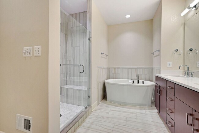 Building Photo - 3 Bed 3.5 Bath - Bethesda Montgomery Row Townhouse - Move in Ready