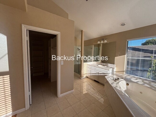 Building Photo - Wonderful two-story home in Las Palmas