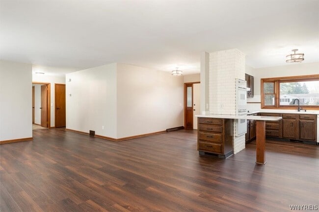 Building Photo - 60 Heiler Dr