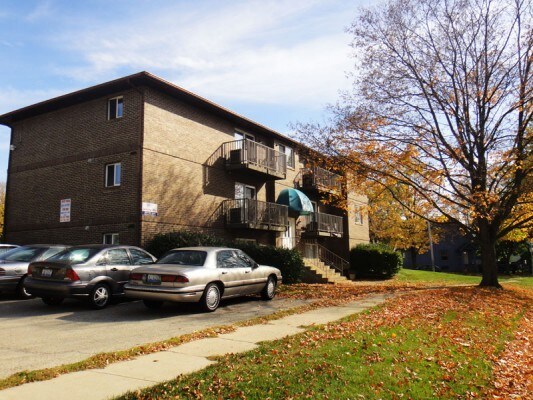 Building Photo - 404 Woodley Rd