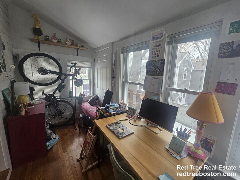 Building Photo - 7 Riverside Pl