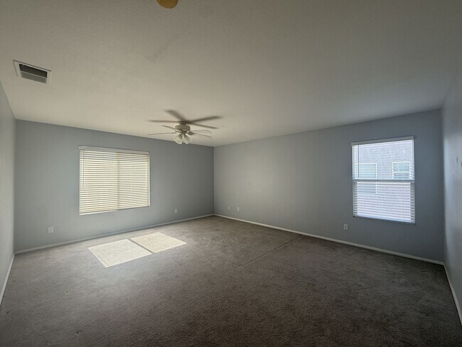 Building Photo - 45719 Caledonia Ct