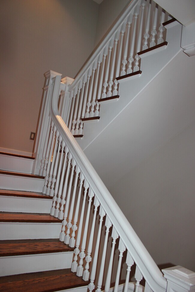 Building Photo - 5309 Ellsworth Ave