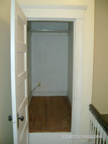 Building Photo - 17 Hunnewell Ave