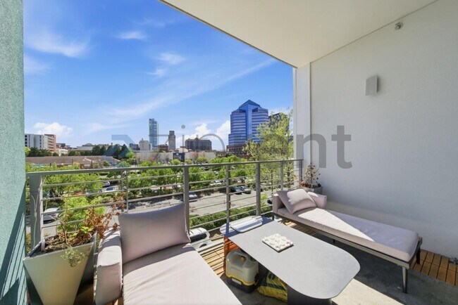 Building Photo - 214 Hunt St