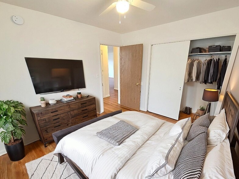 Building Photo - 1106 S Bahnson Ave