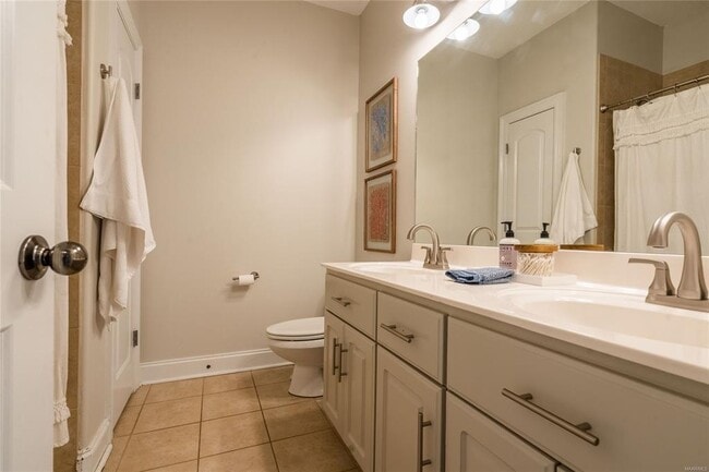 Building Photo - 124 Pine Bark Ct