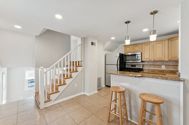 Building Photo - Charming and inviting two-bedroom home in ...