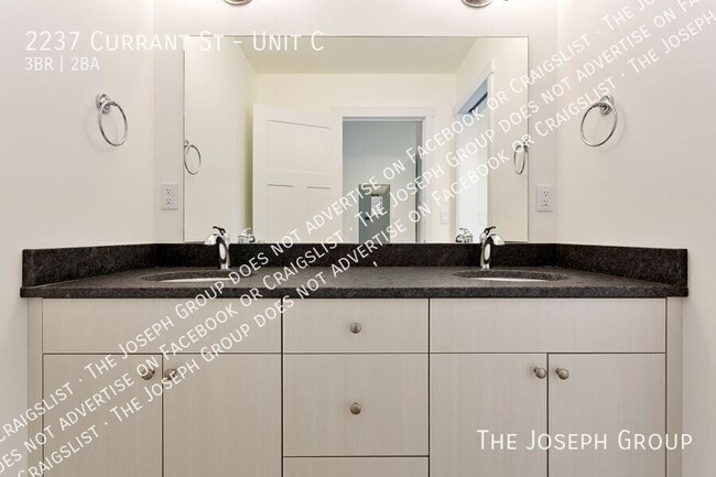 Building Photo - 2237 Currant St