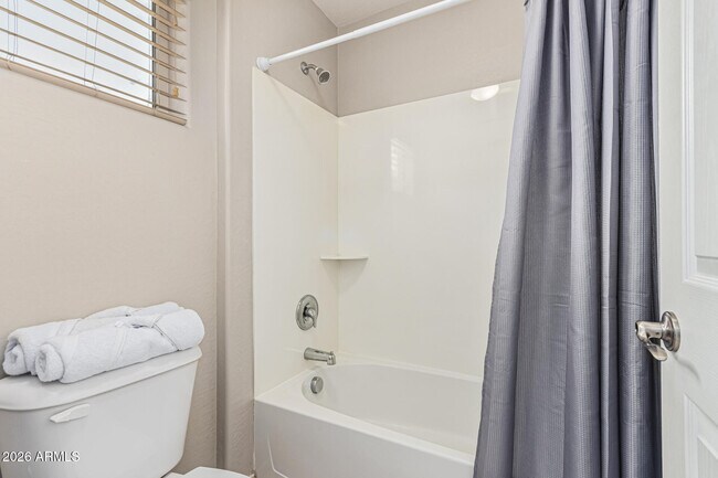 Building Photo - 7657 S Debra Dr