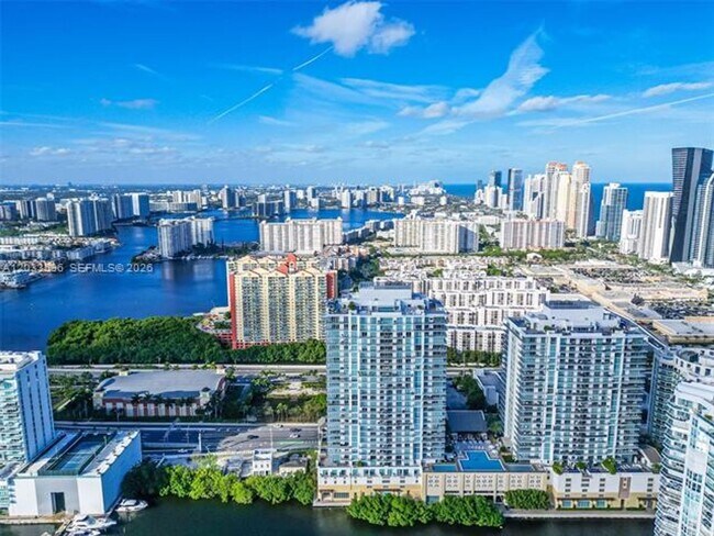 Building Photo - 300 Sunny Isles Blvd