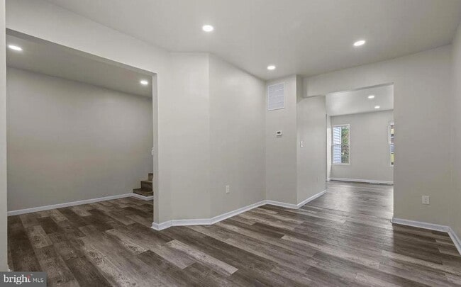 Building Photo - 3030 Windsor Ave