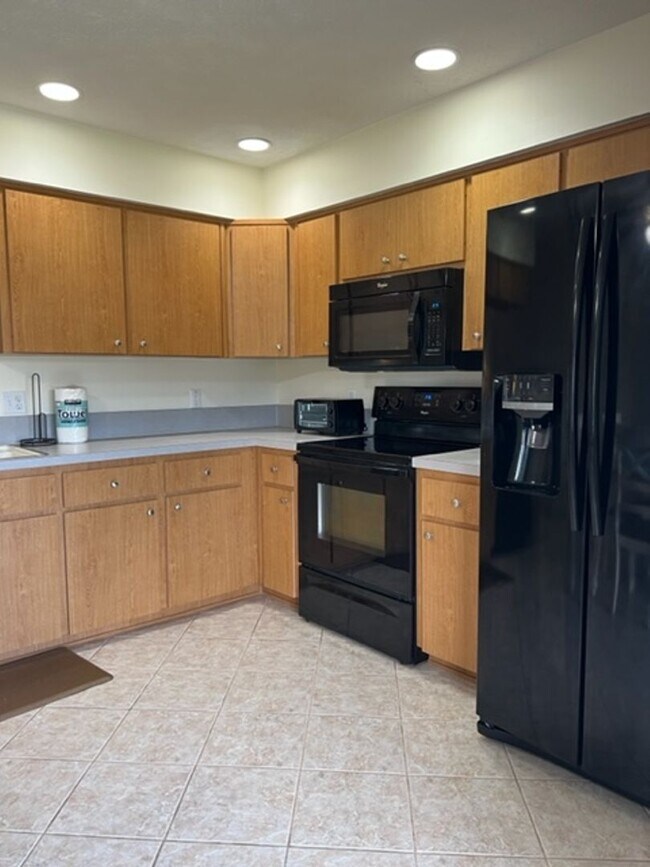 Building Photo - Beautiful Waterfront 2/2 Furnished Home Available April 2024