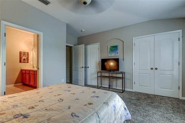 Building Photo - 1138 Hillhurst Dr