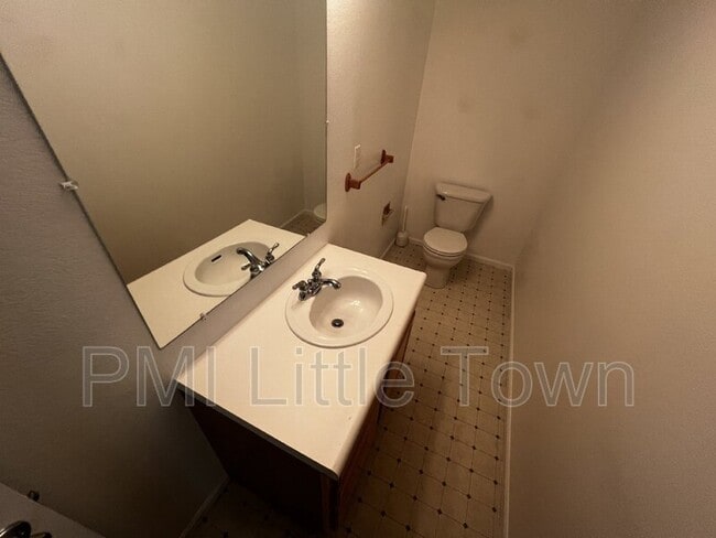 Building Photo - 10647 W Bellwood Pl