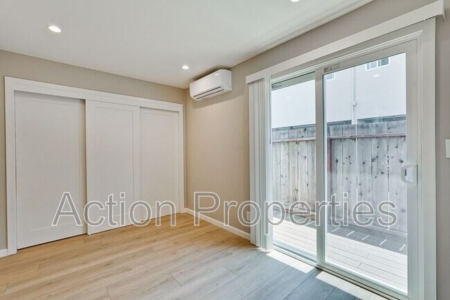 Building Photo - 368 Camille Ct