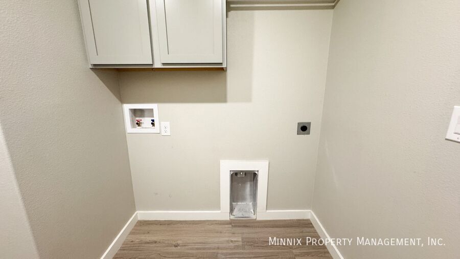 Building Photo - 3407 Bryan Ave