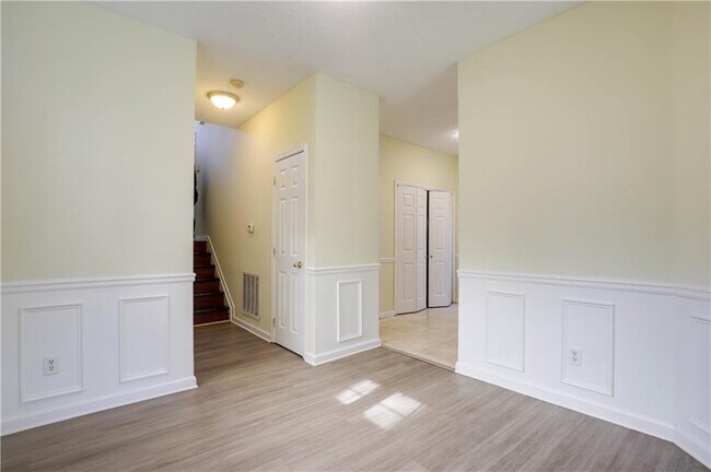 Building Photo - 4033 Oak Glenn Dr