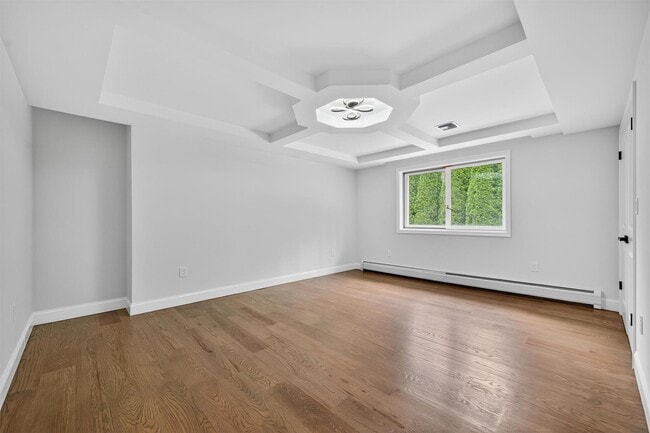 Building Photo - 13 Ellsworth Dr