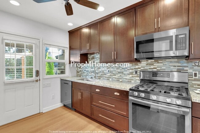 Building Photo - NE Portland Gem w/ Entertainers Backyard +...