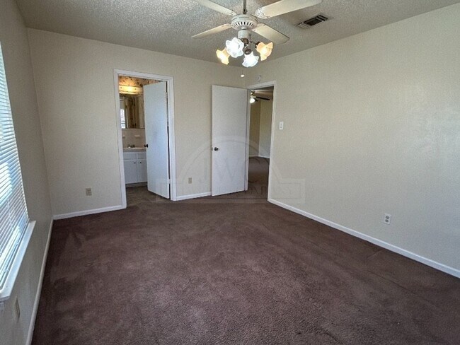 Building Photo - 618 N 23rd St