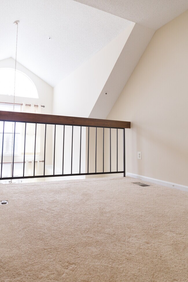 Building Photo - 14049 Vista Drive