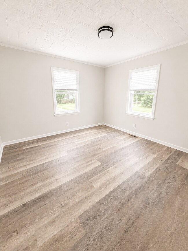 Building Photo - 1329 Marne St