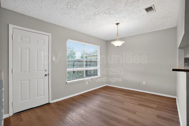 Building Photo - 20021 Cottonglade Ln